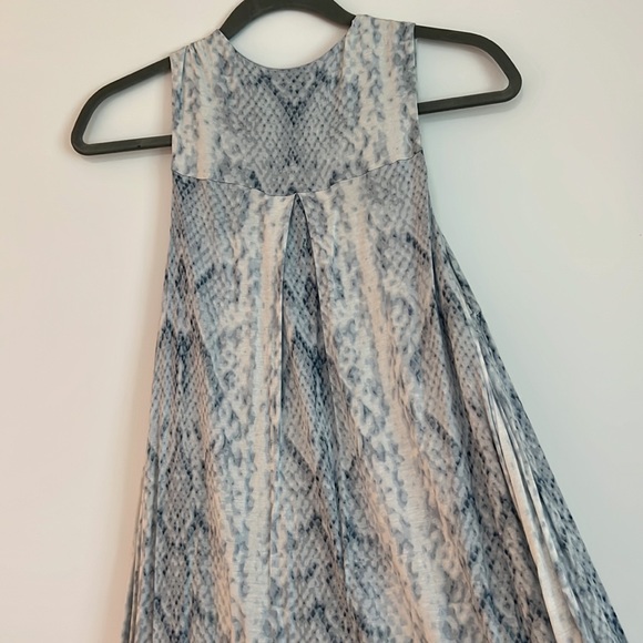 Silence + noise, urban outfitters blue snake print dress! Brand new condition!! - Picture 6 of 6